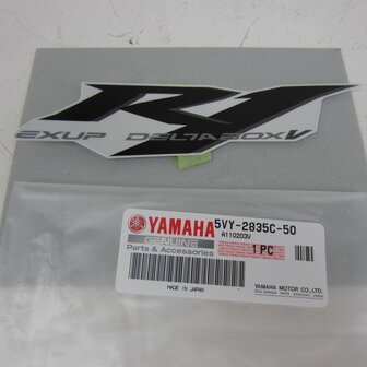 Yamaha YZF R1 5VY 2006 RYC1 &#039;R1&#039; sticker zijkuip rechts