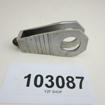 Yamaha YZF R6 kettingspanner rechts