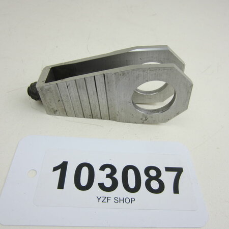 Yamaha YZF R6 kettingspanner rechts